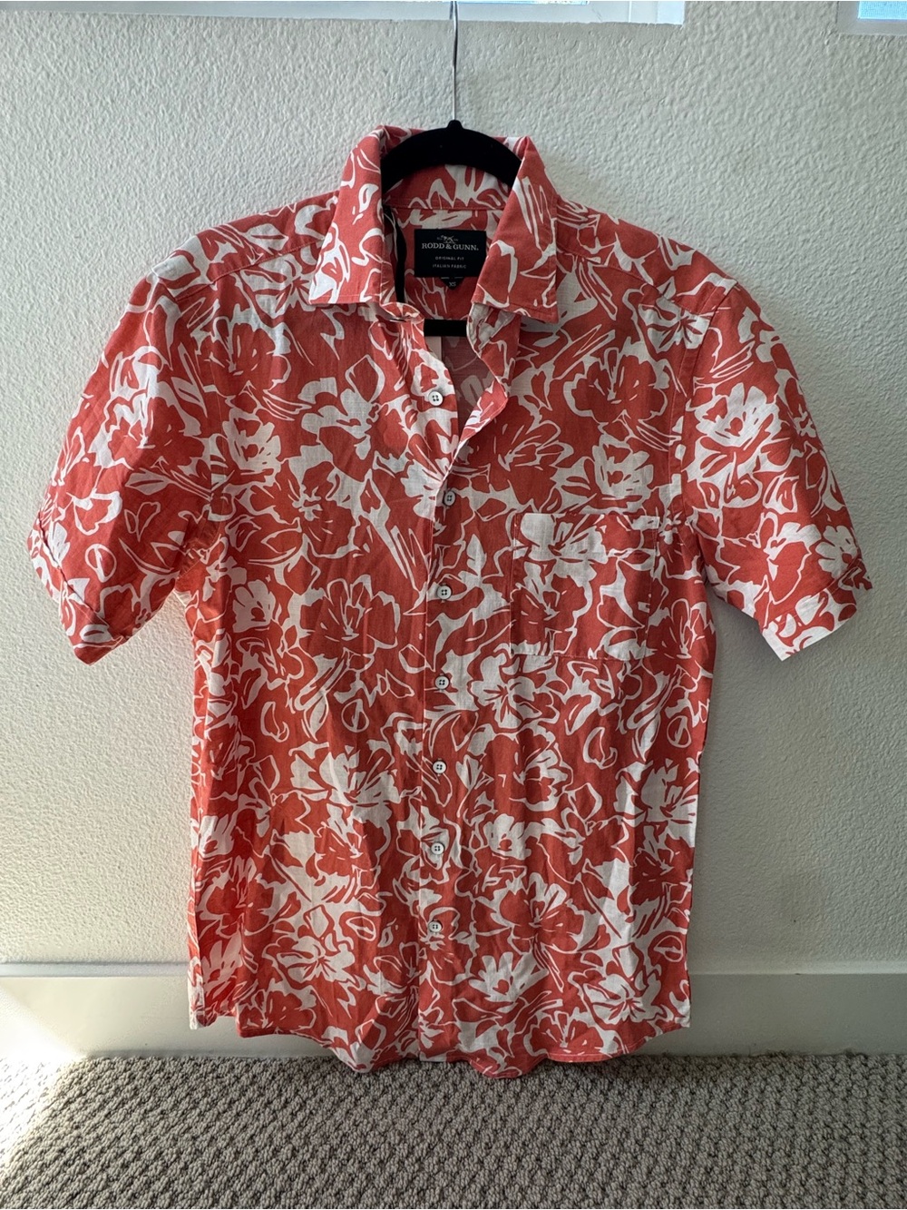 NWT Rodd & Gunn Men's Lanercost Shirt in mandarin w/ white floral tropical print